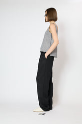 SLEEVELESS LINEN TOP
